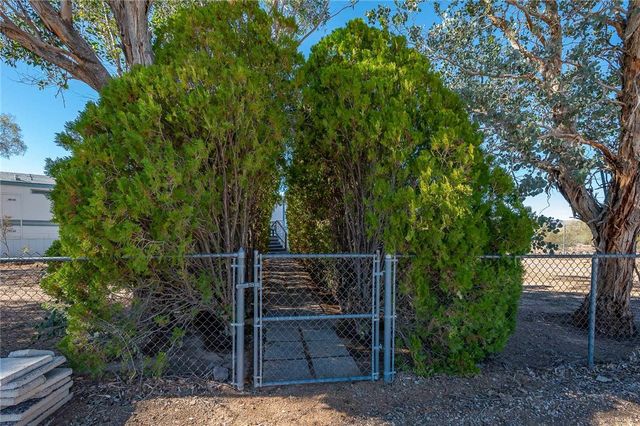 917 S Estrella Road, Golden Valley, AZ 86413