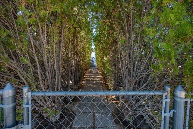 917 S Estrella Road, Golden Valley, AZ 86413