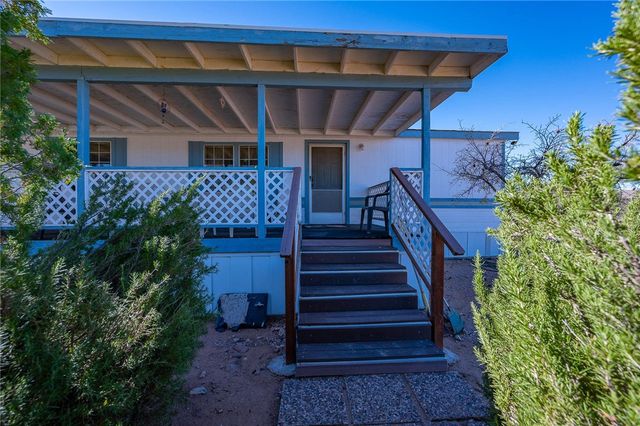 917 S Estrella Road, Golden Valley, AZ 86413