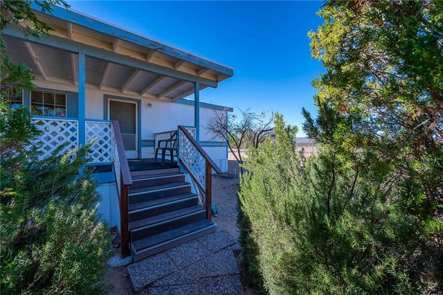 917 S Estrella Road, Golden Valley, AZ 86413