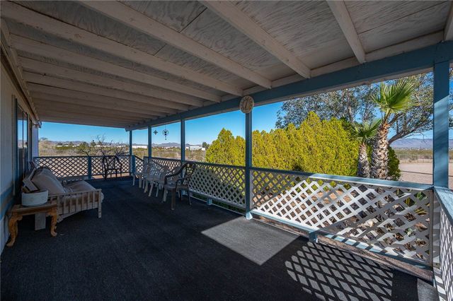 917 S Estrella Road, Golden Valley, AZ 86413