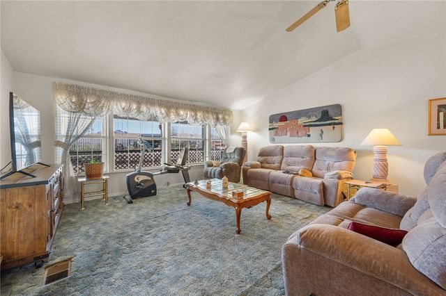 917 S Estrella Road, Golden Valley, AZ 86413