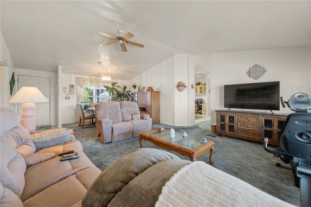 917 S Estrella Road, Golden Valley, AZ 86413