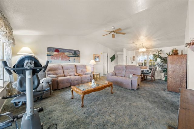 917 S Estrella Road, Golden Valley, AZ 86413