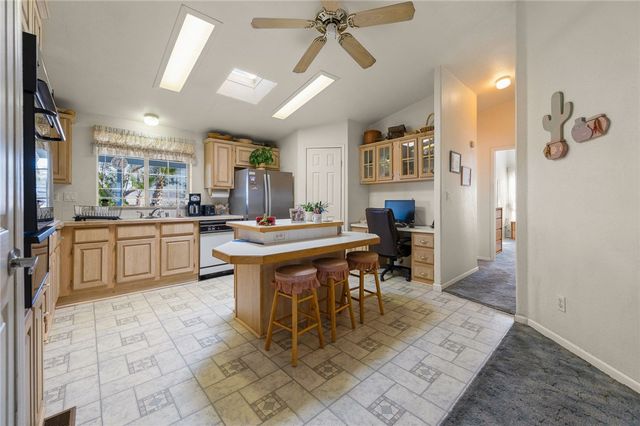 917 S Estrella Road, Golden Valley, AZ 86413