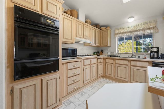 917 S Estrella Road, Golden Valley, AZ 86413