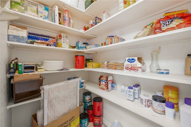 917 S Estrella Road, Golden Valley, AZ 86413