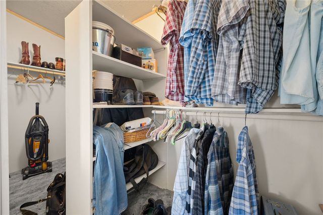 917 S Estrella Road, Golden Valley, AZ 86413