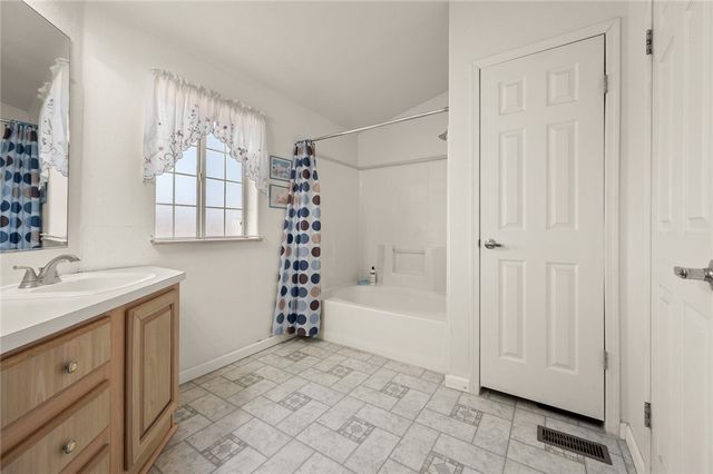 917 S Estrella Road, Golden Valley, AZ 86413