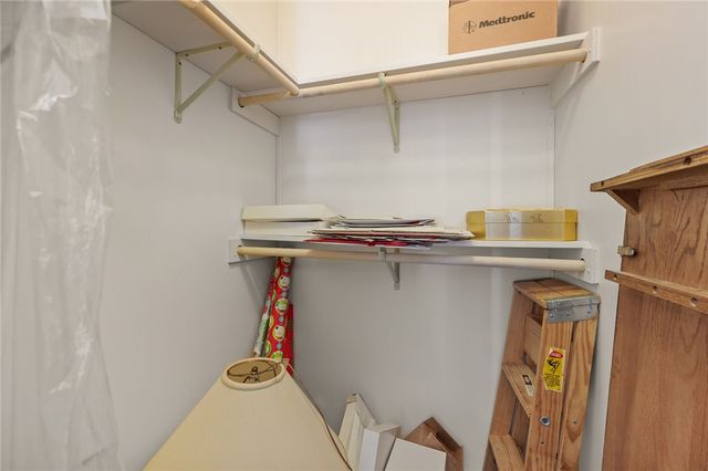 917 S Estrella Road, Golden Valley, AZ 86413