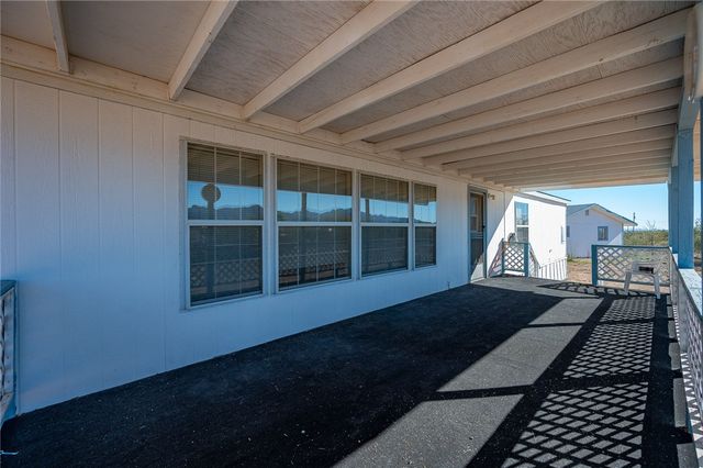 917 S Estrella Road, Golden Valley, AZ 86413