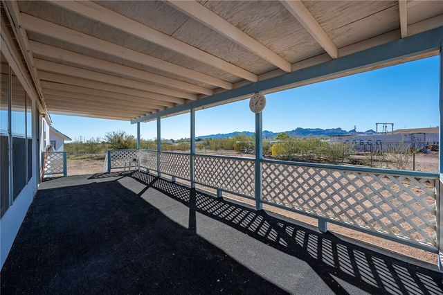 917 S Estrella Road, Golden Valley, AZ 86413