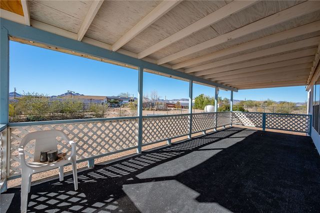 917 S Estrella Road, Golden Valley, AZ 86413