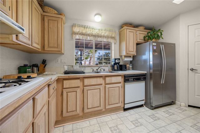 917 S Estrella Road, Golden Valley, AZ 86413