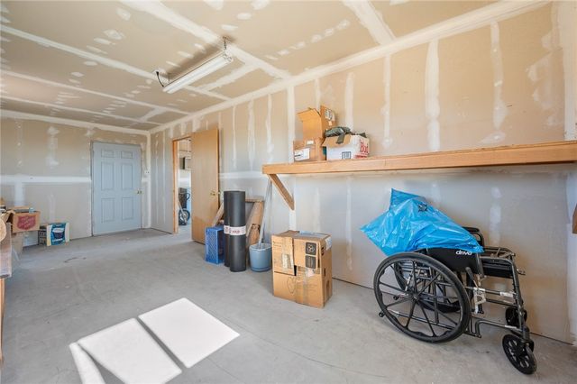 917 S Estrella Road, Golden Valley, AZ 86413