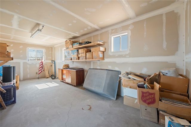 917 S Estrella Road, Golden Valley, AZ 86413