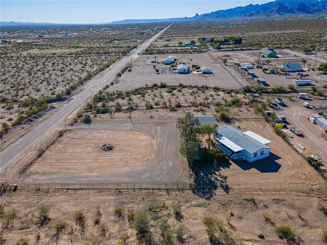 917 S Estrella Road, Golden Valley, AZ 86413