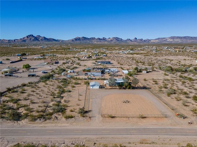 917 S Estrella Road, Golden Valley, AZ 86413