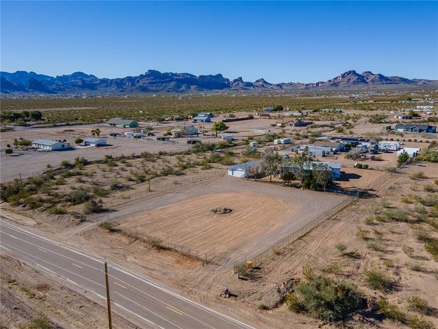 917 S Estrella Road, Golden Valley, AZ 86413