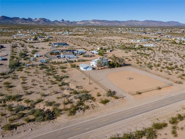 917 S Estrella Road, Golden Valley, AZ 86413