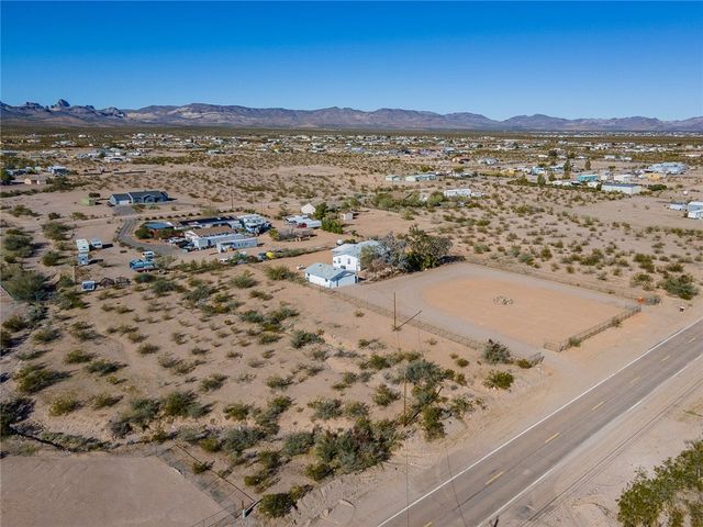 917 S Estrella Road, Golden Valley, AZ 86413