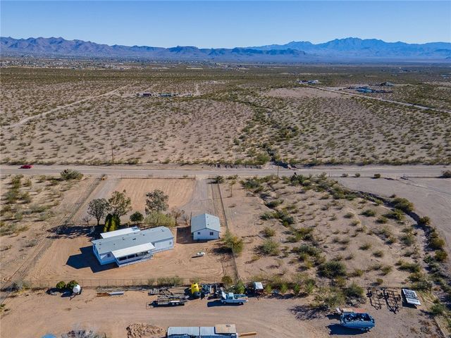 917 S Estrella Road, Golden Valley, AZ 86413