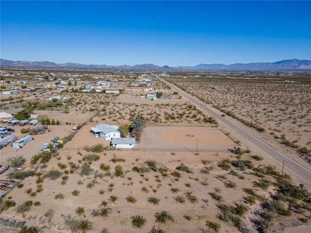 917 S Estrella Road, Golden Valley, AZ 86413