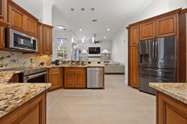 12123 NW 10th Mnr, Coral Springs, FL 33071