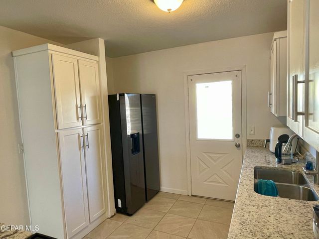 7521 LUZ DE LUMBRE Avenue, El Paso, TX 79912