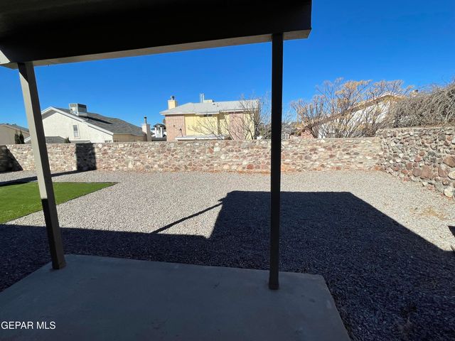 7521 LUZ DE LUMBRE Avenue, El Paso, TX 79912