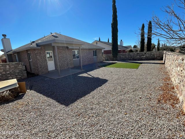 7521 LUZ DE LUMBRE Avenue, El Paso, TX 79912