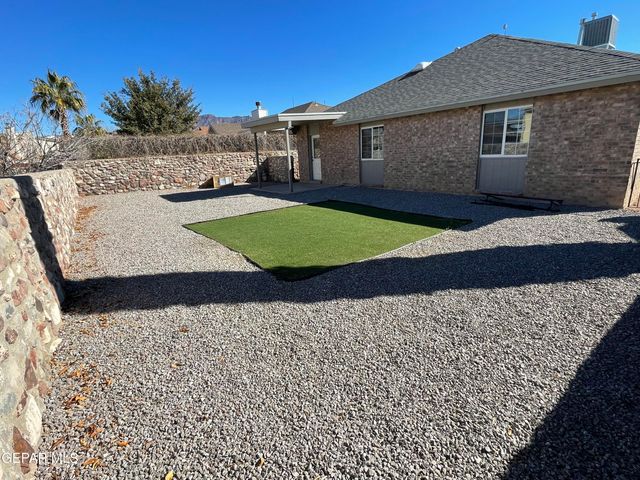 7521 LUZ DE LUMBRE Avenue, El Paso, TX 79912