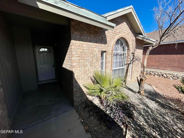 7521 LUZ DE LUMBRE Avenue, El Paso, TX 79912