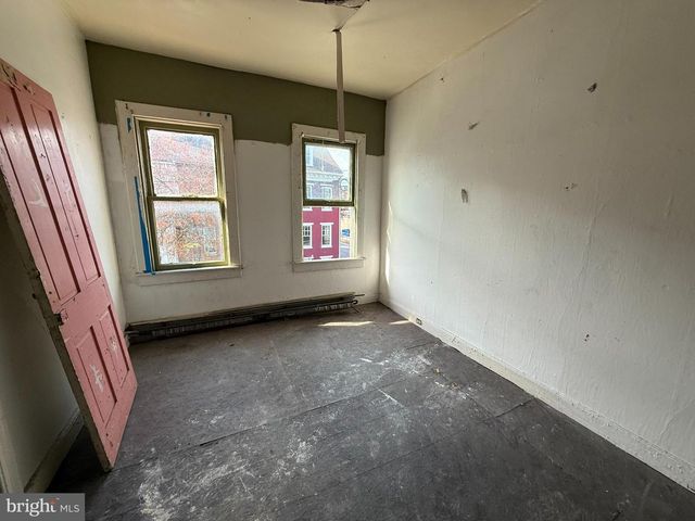 125 N QUEEN ST, York, PA 17403