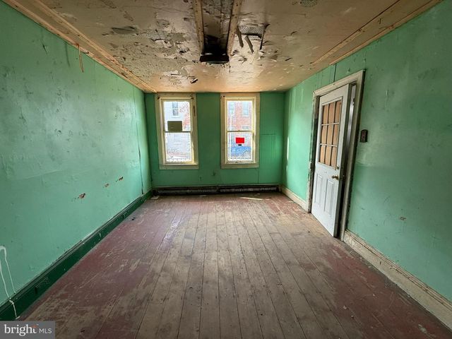 125 N QUEEN ST, York, PA 17403