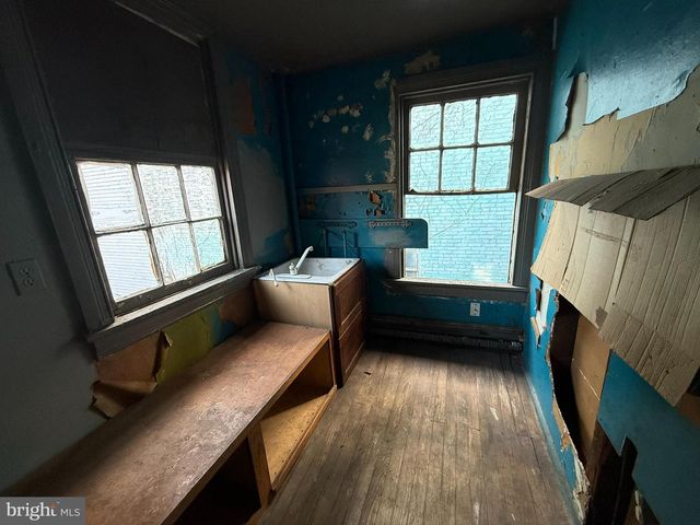 125 N QUEEN ST, York, PA 17403