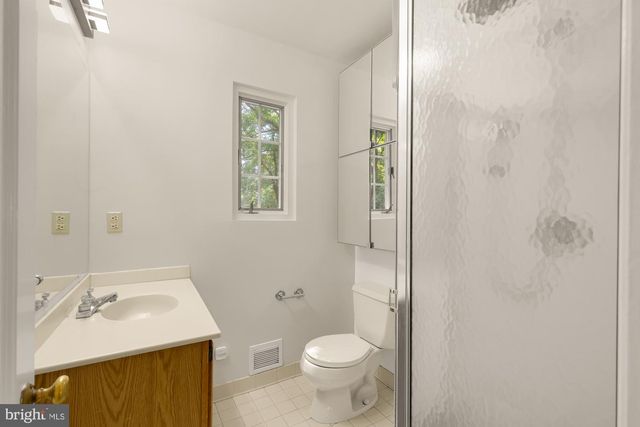 5806 WILSON LN, Bethesda, MD 20817