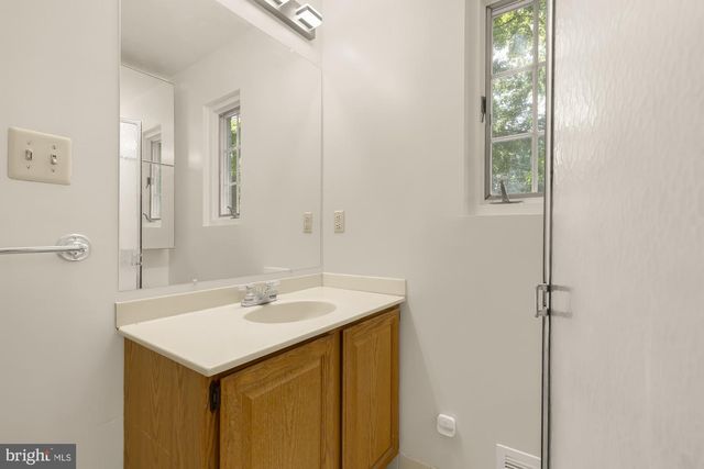 5806 WILSON LN, Bethesda, MD 20817