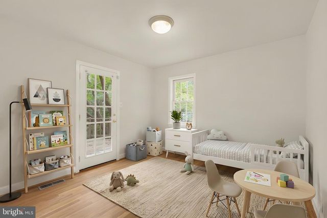 5806 WILSON LN, Bethesda, MD 20817