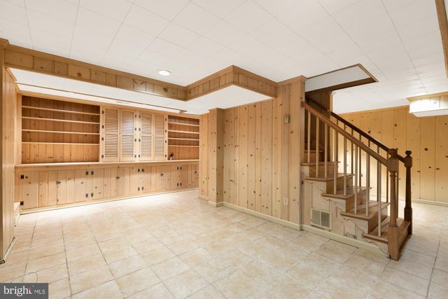 5806 WILSON LN, Bethesda, MD 20817