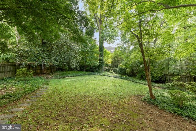 5806 WILSON LN, Bethesda, MD 20817