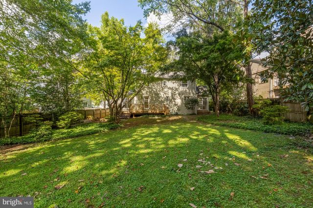 5806 WILSON LN, Bethesda, MD 20817