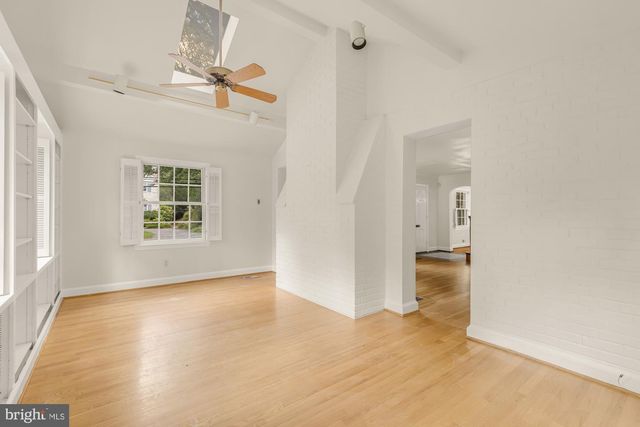 5806 WILSON LN, Bethesda, MD 20817