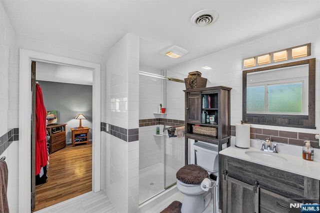 143 Grove Street, Bergenfield, NJ 07621