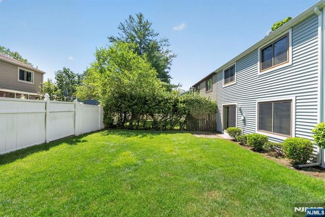 143 Grove Street, Bergenfield, NJ 07621