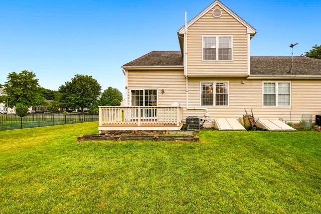 6 Tern Dr 6, Shrewsbury, MA 01545