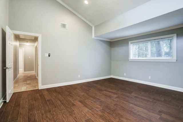 811 Castle Hill Trail, Kingwood, TX 77339