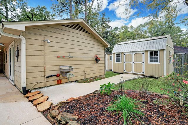 811 Castle Hill Trail, Kingwood, TX 77339