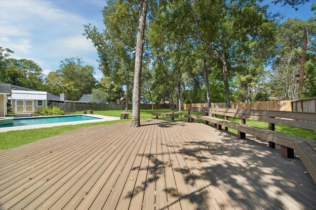 811 Castle Hill Trail, Kingwood, TX 77339