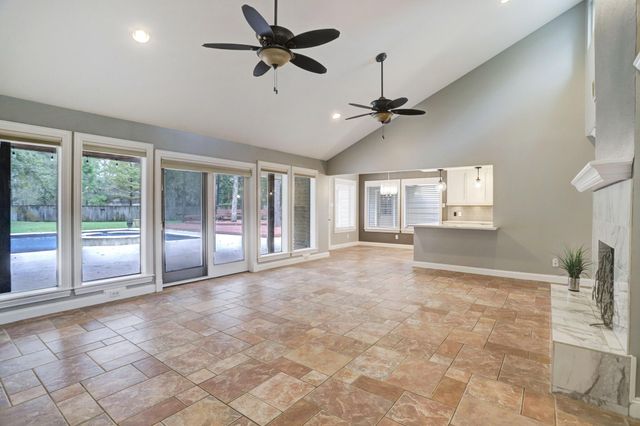 811 Castle Hill Trail, Kingwood, TX 77339